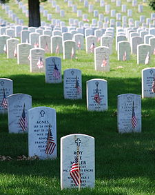 225px-Graves_at_Arlington_on_Memorial_Day